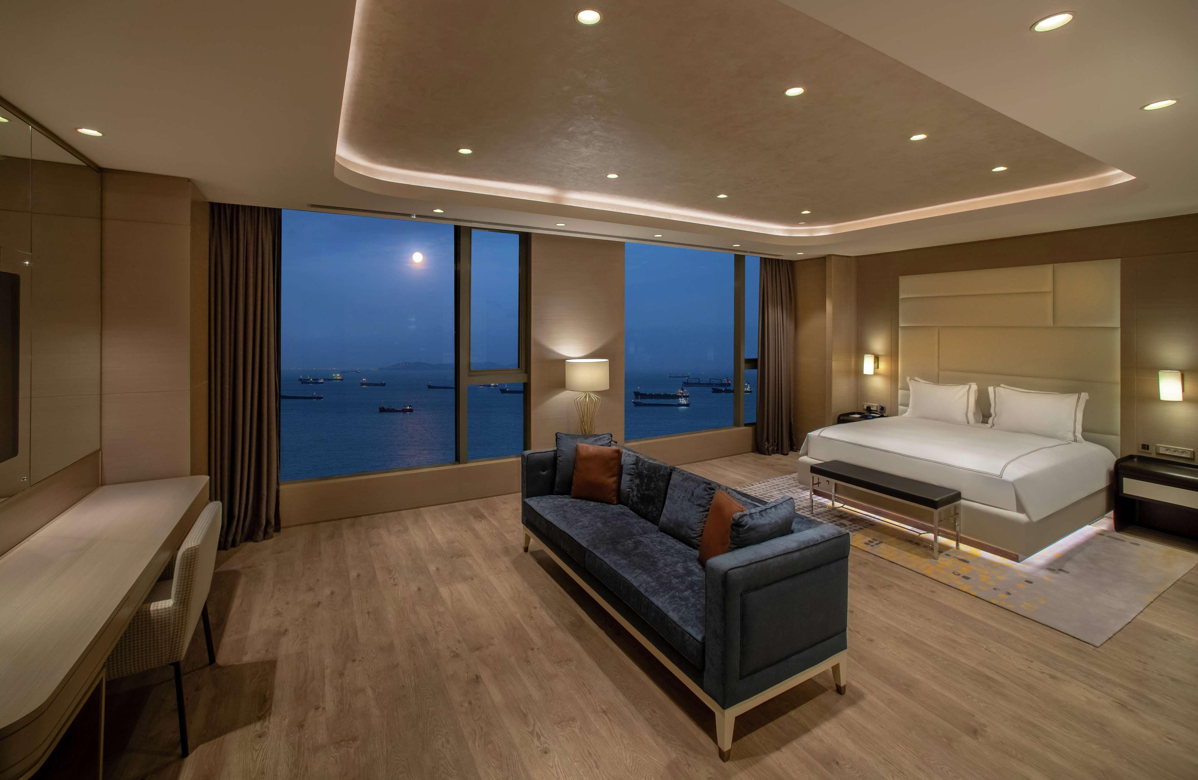 힐튼 이스탄불 바키르코이 호텔 외부 사진 A bedroom at the hotel