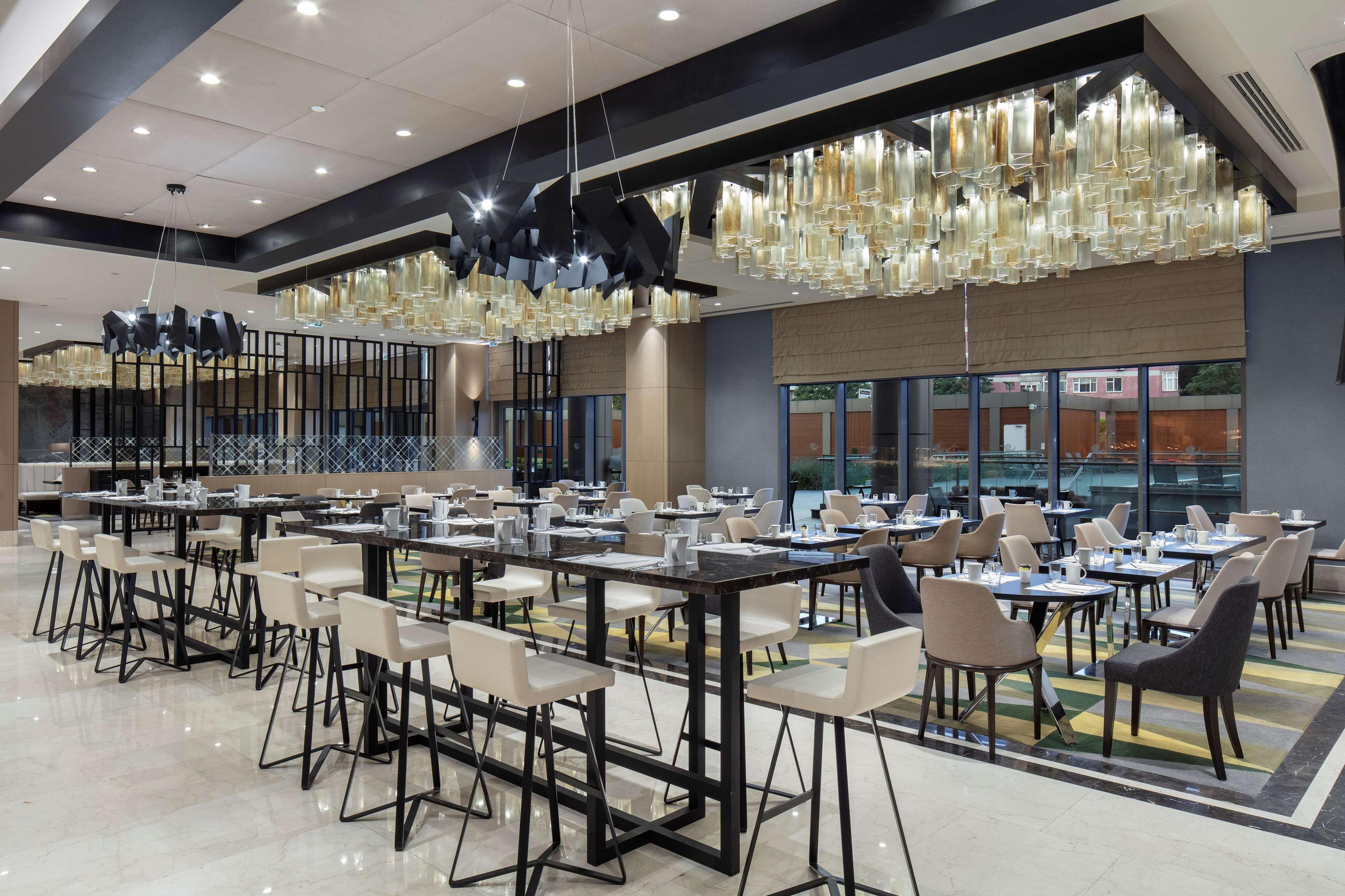 힐튼 이스탄불 바키르코이 호텔 외부 사진 The restaurant