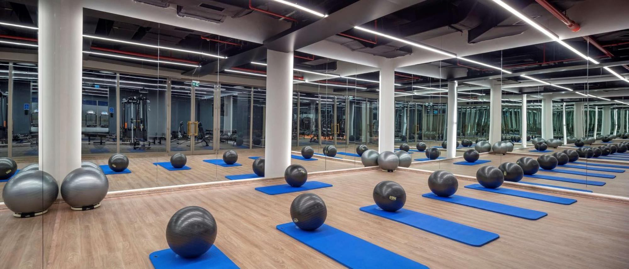 힐튼 이스탄불 바키르코이 호텔 외부 사진 The gym at the hotel